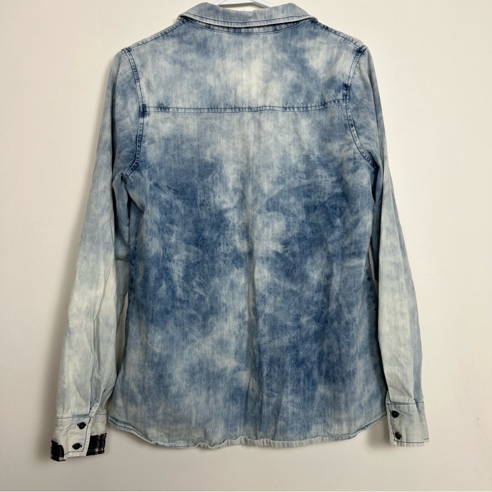 White Crow women’s American Flag Denim Shirt size Medium - Picture 2 of 7